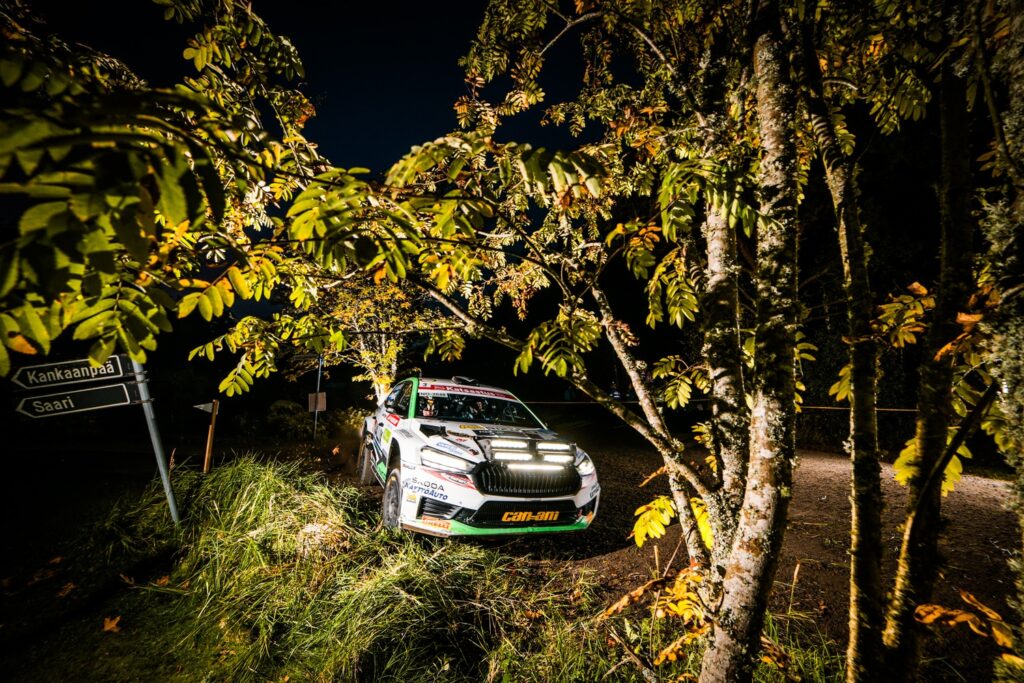 Suomalainen rallimestari löi hanskat tiskiin – karua tekstiä VM:lle