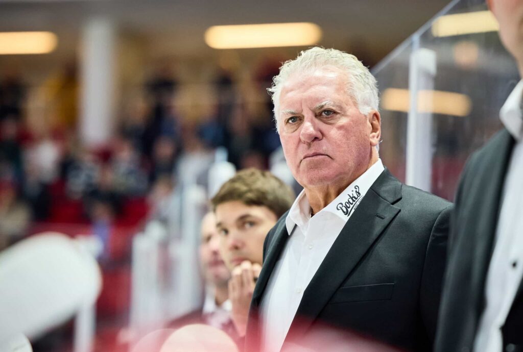 Aitiossa rajua vihjailua Doug Sheddenistä – ”Mitenkä sen nyt kauniisti sanoisin”