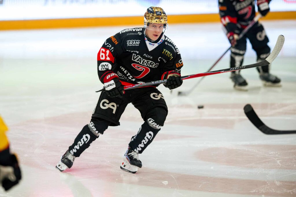 Urheilucastissa raju väite: SM-liigatähden sopimus revittiin kaikessa hiljaisuudessa