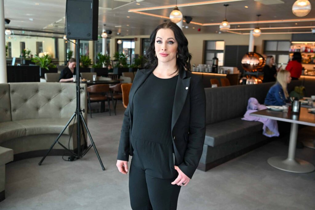 Nyt se on julkista tietoa: Anni Vuohijoki kertoi synkän salaisuuden