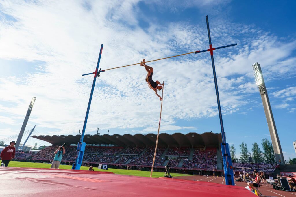Suomalainen seiväshyppääjä antoi lähtöpassit valmentajalleen – tilalle oma rakas