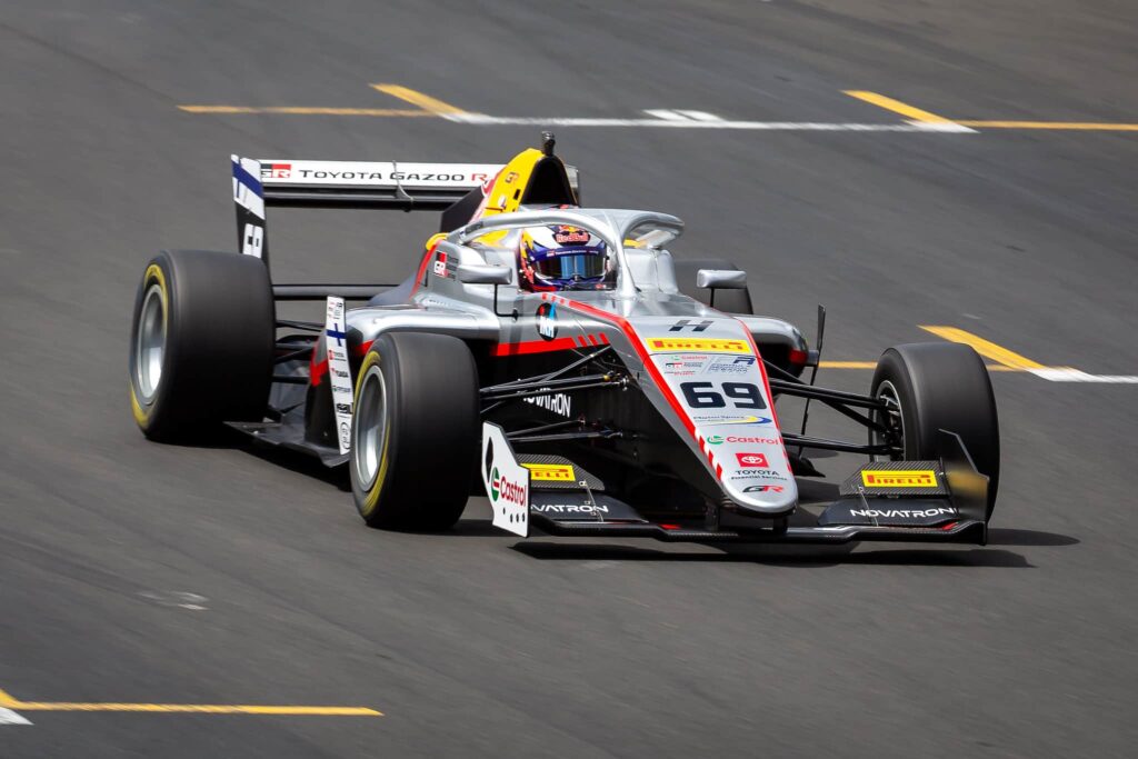 Teinikuski hehkutti, miten hän koulutti Kalle Rovanperää formulakisassa