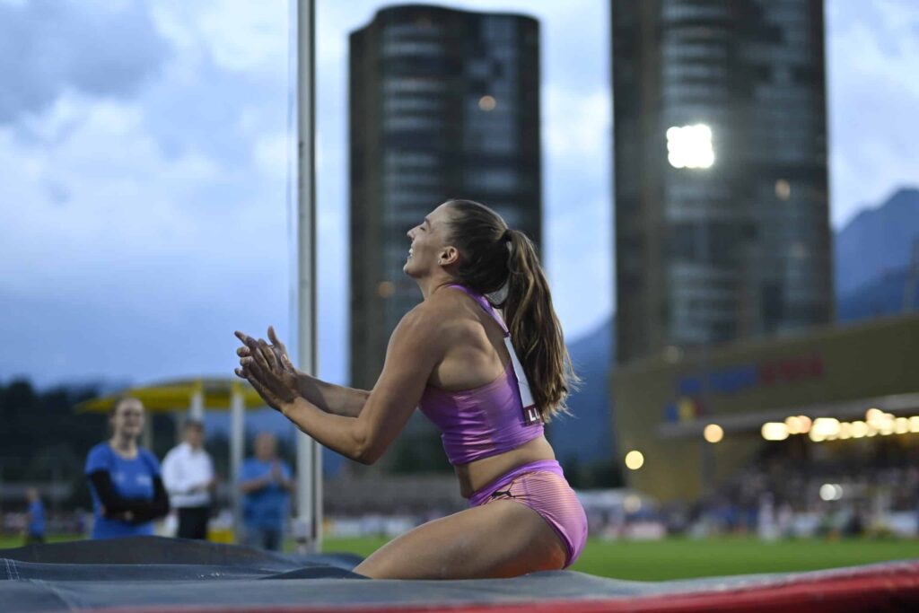 Rakkautta ilmassa: Wilma Murron kilpasisko hempeili olympiakiekkoilijan kanssa