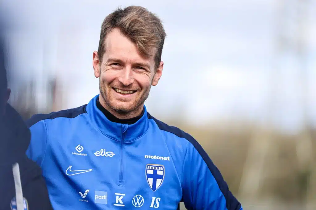 Lukas Hradecky huumorituulella Portugalissa – väänsi tarinaa Cristiano Ronaldosta: ”Ehkä hän ymmärsi tilanteen kovuuden”