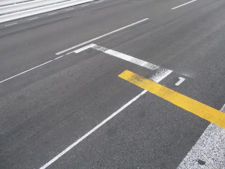 VM: Suomalaiskuski hyppäsi F1-auton rattiin – karu totuus selvisi saman tien