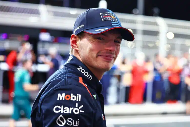 Max Verstappen tiputti uutispommin Abu Dhabissa.