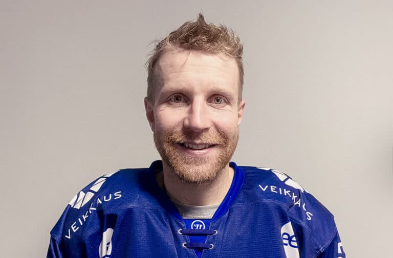 Leo Komarov