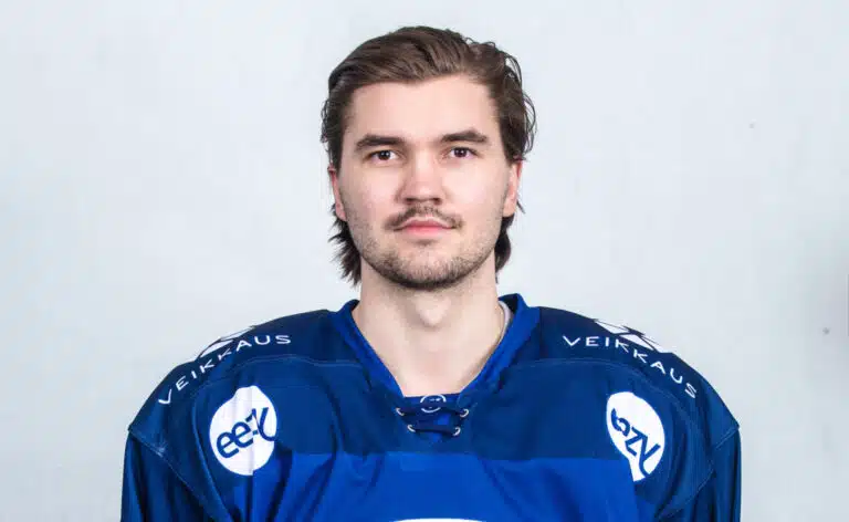 Leijonat: Oliwer Kaski huippuvireessä – kypärätemppu!