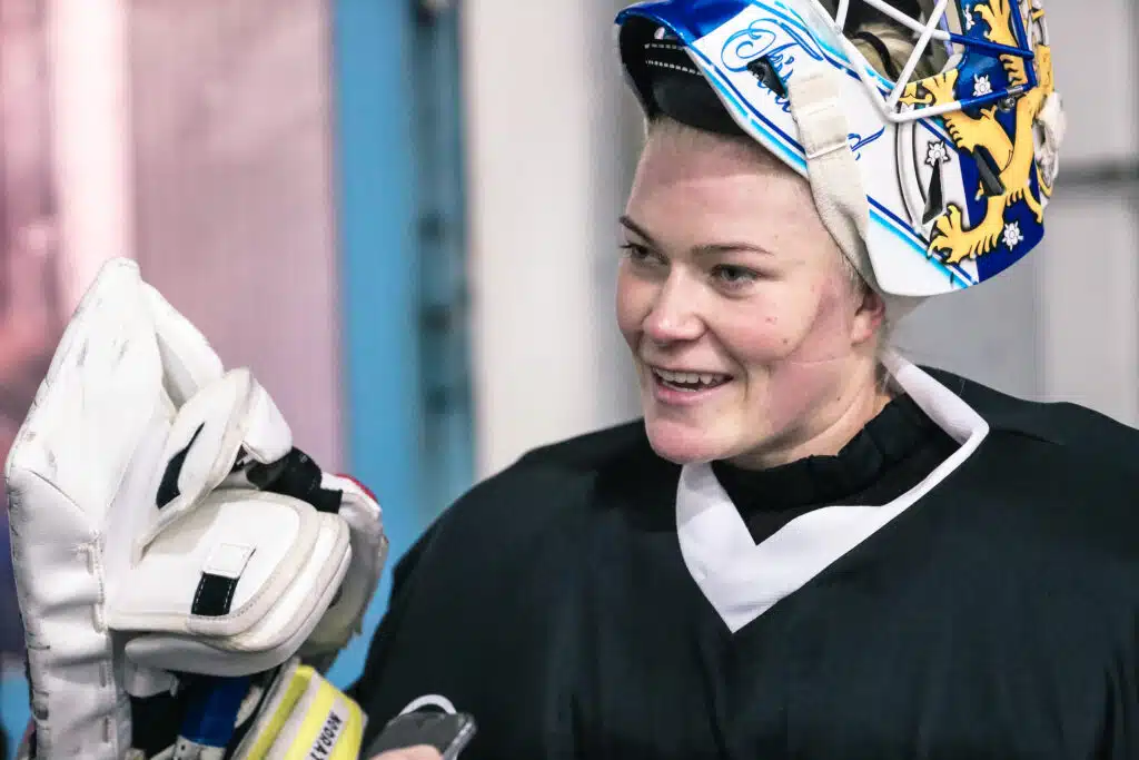 Työkaverilta rajua tekstiä kiekkolegenda Noora Rädystä