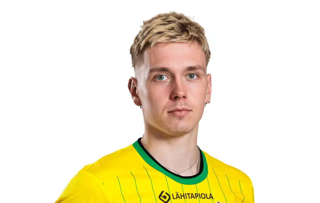 Aamulehti: Ilves-hyökkääjällä pelipävän rutiini – ”Kynsieni piti olla lakatut ja hyvännäköiset”