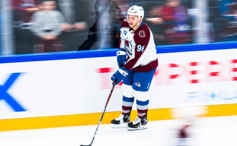 Mikko Rantanen joutui melkoisen ryöstön kohteeksi NHL:ssä