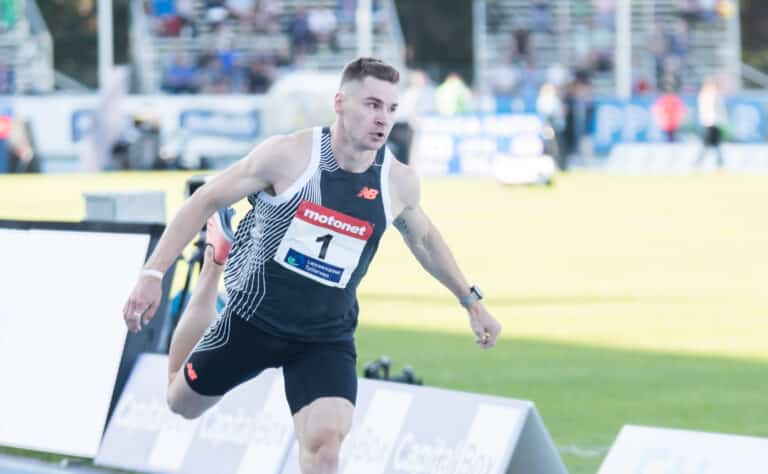 Elmo Lakka näytti kaapin paikan olympiamitalistille