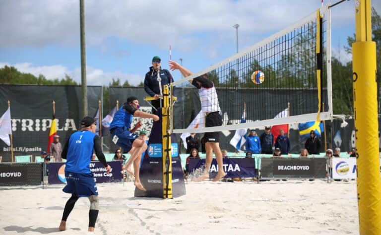 Kaksi suomalaisparia beach volleyn U20 EM-turnauksessa