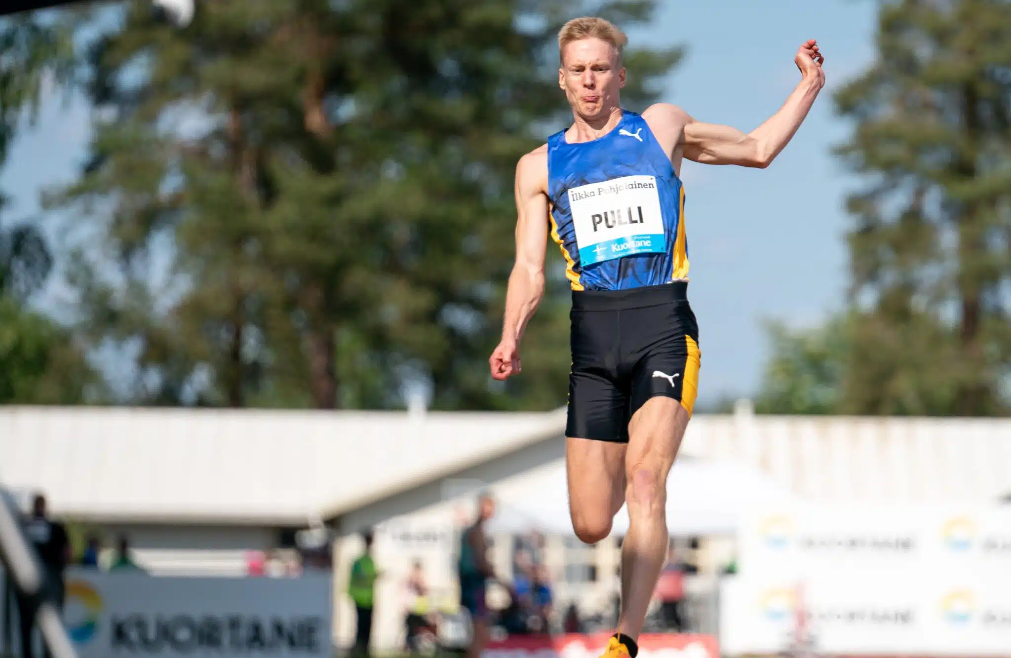 Kristian Pulli hyppäsi kovan tuloksen myötätuulessa yli 2000 metrin korkeudessa