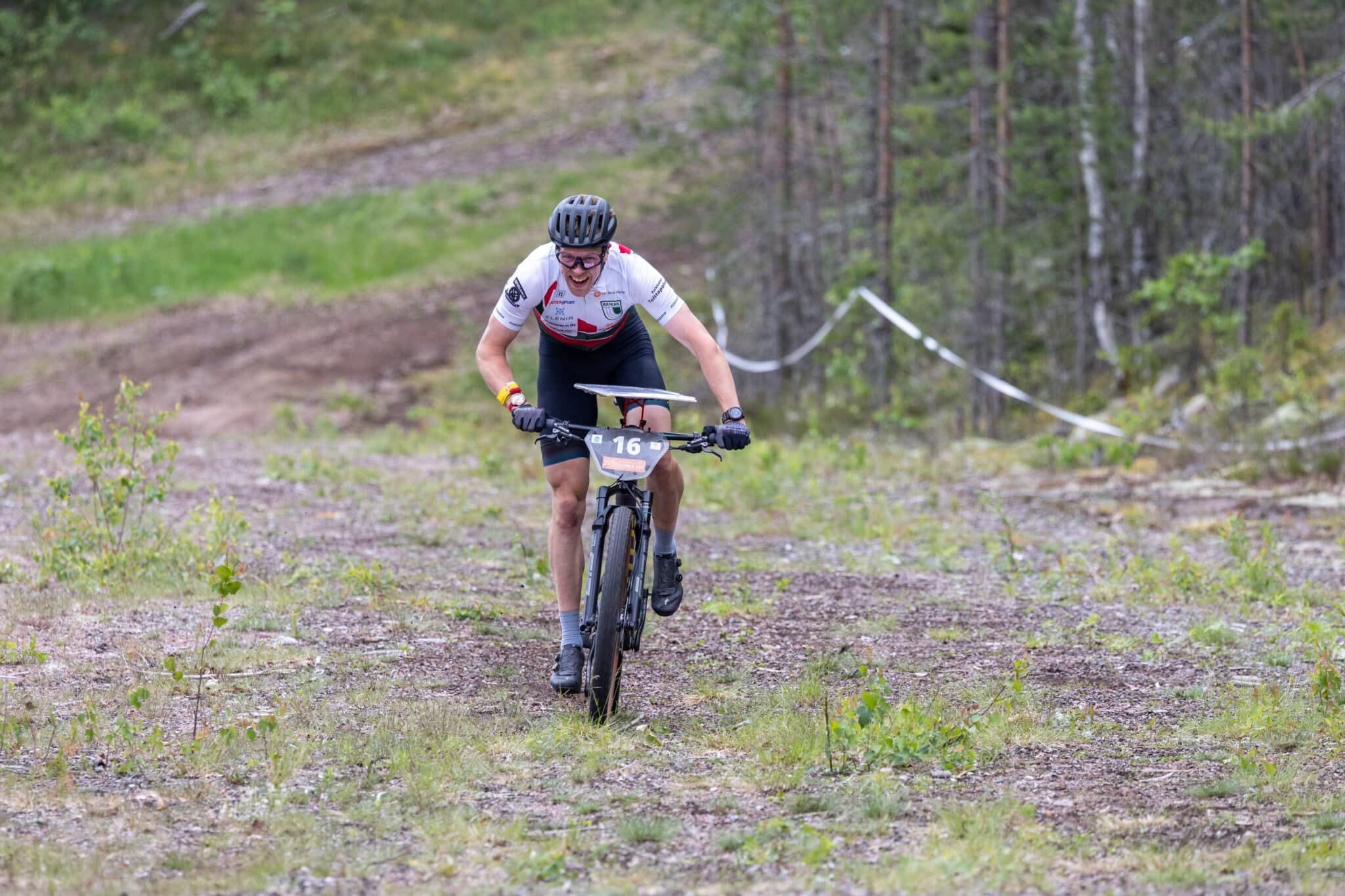 Ruska Saarela ja Samuel Pökälä pyöräsuunnistuksen SM-sprintin mestarit Kankaanpäässä