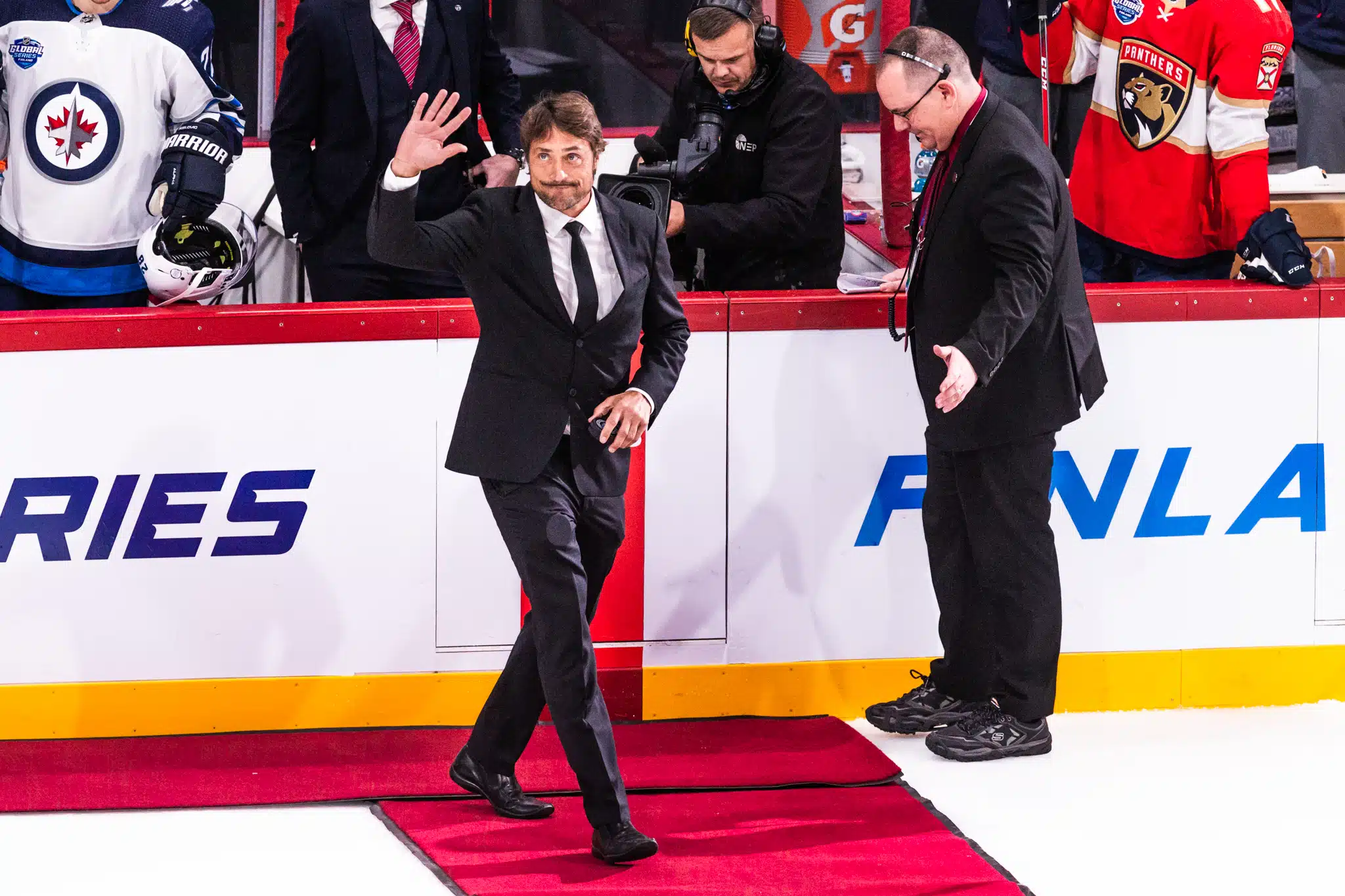 Teemu Selänne paljasti – NHL-pomo lähestyi Sirpaa ja lausui ällistyttävät sanat