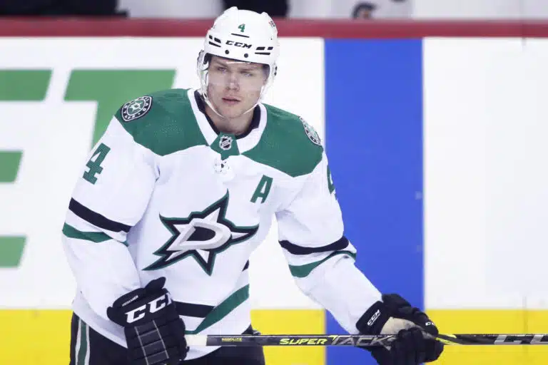 Mahtava ele: NHL-tähti Miro Heiskaselta upeaa toimintaa Suomessa