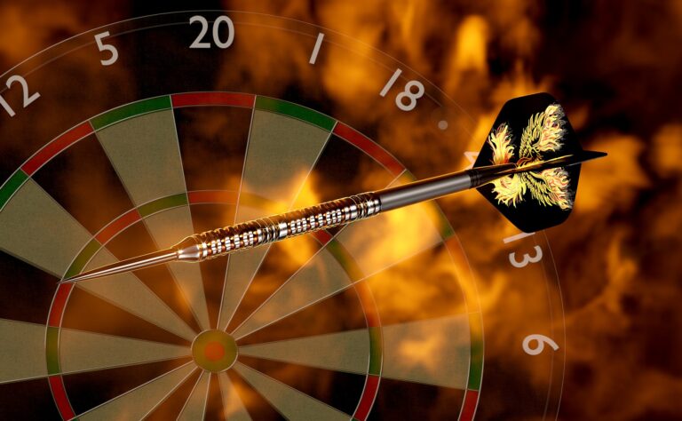 Darts: Luke Humphries vei Matchplayn – nousi kovaan seuraan