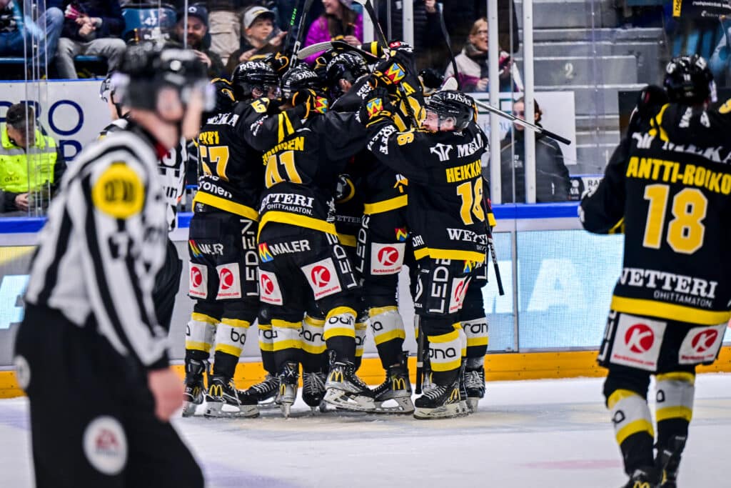 Kiekkolegenda on poissa – Kärpät välitti suru-uutisen