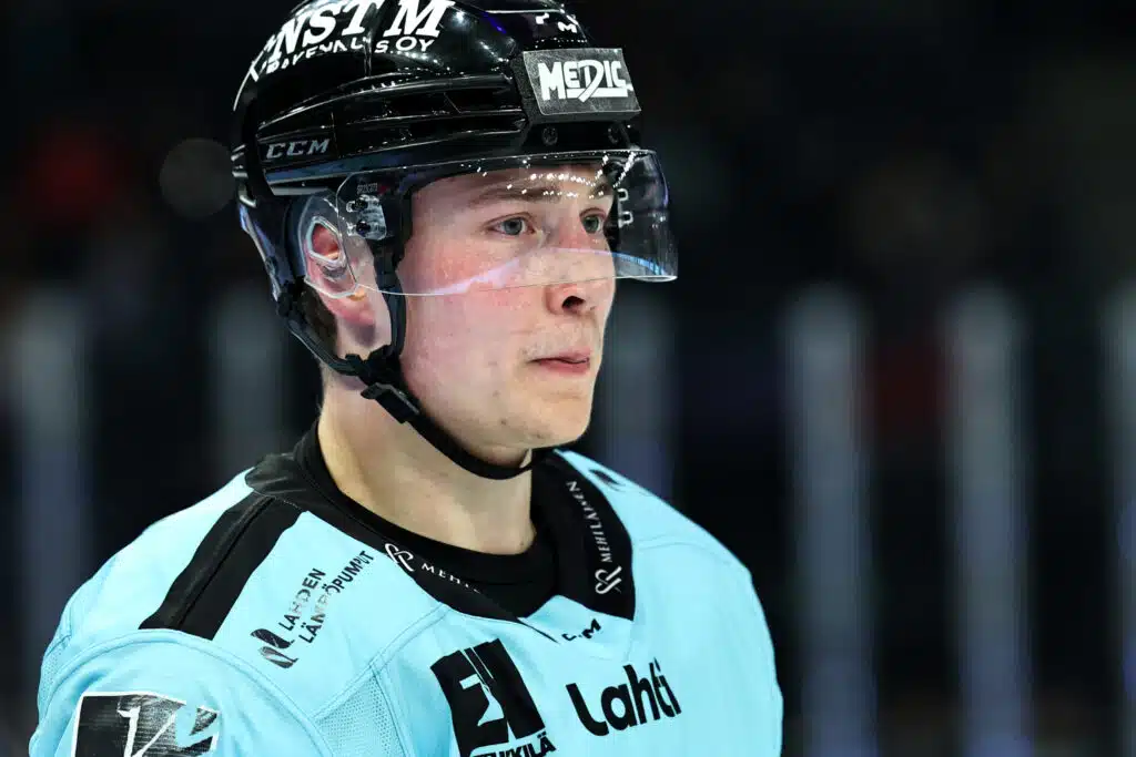 Raimo Helmisen SaiPa voitti Jukurit – uusi pelaaja laukoi suoraa tekstiä