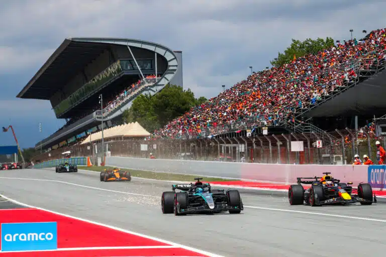 Asiantuntija: Mercedes tehnyt merkittävän ratkaisun Max Verstappenin suhteen