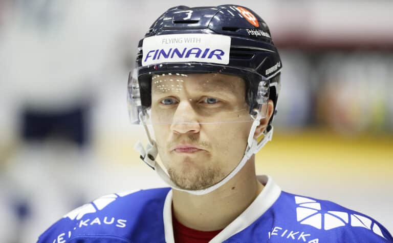 Karua: KHL:ään jäänyt Teemu Pulkkinen ui nyt syvissä vesissä