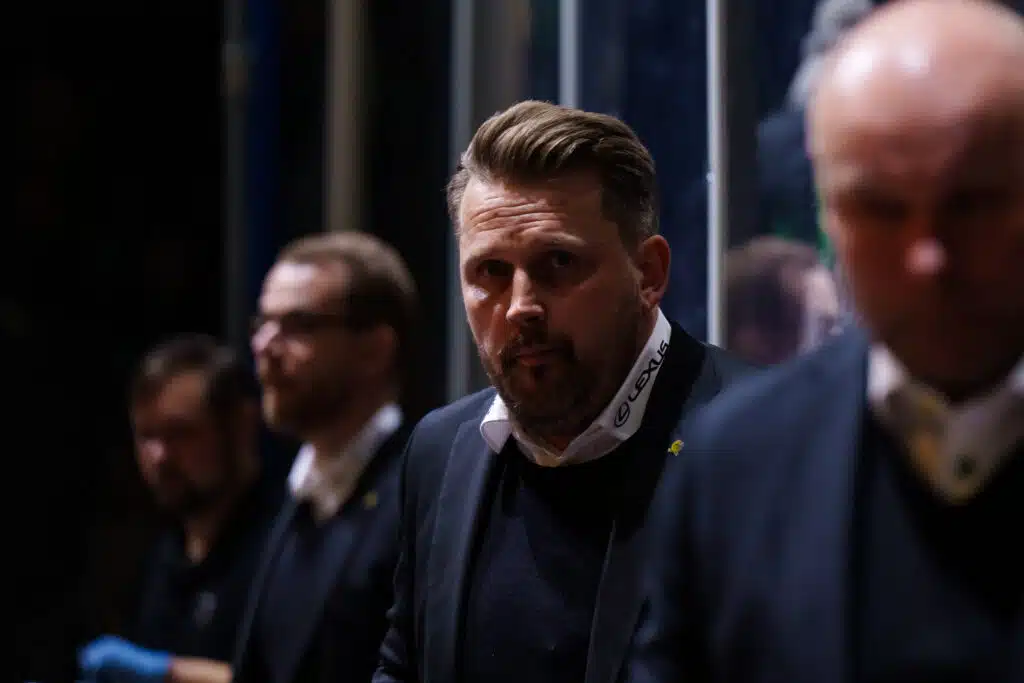 Heti lunta tupaan: Leijonien päävalmentajalle Antti Pennaselle ikäviä uutisia