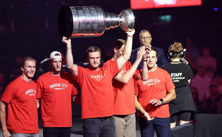 Aleksander Barkovin pomo tiputti uutispommin NHL-ottelun jälkeen