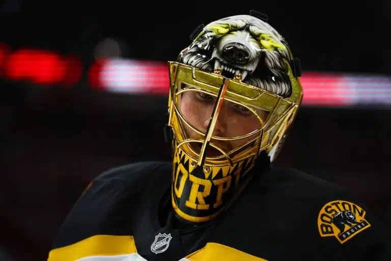 Siirtohuhut eivät jätä rauhaan – NHL-seura haluaa näyttää ovea suomalaisflopille