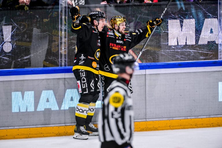 Mitä oikein on tapahtunut? Kärppien tähtipelaajan romahdus ihmetyttää