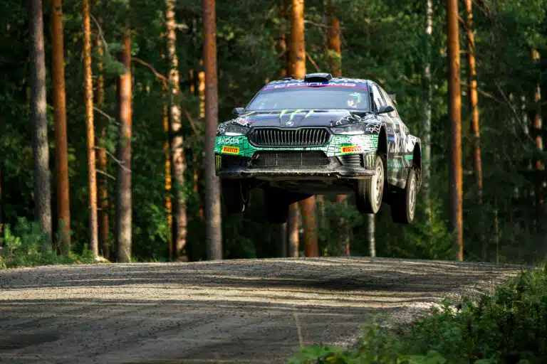 Toyota tiputti ison ralliuutisen – ”Voihan p*ska”