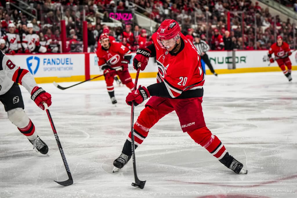 Carolina Hurricanes tehnyt tiukan linjauksen Sebastian Ahon tulevaisuudesta