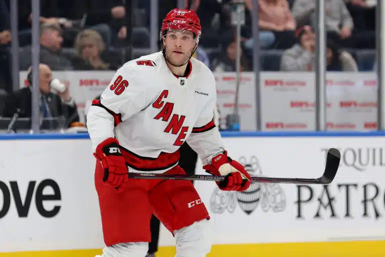 Kaupitteleeko Carolina Hurricanes Mikko Rantasta? Nyt tuli selvä väite