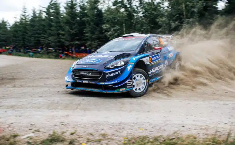 Rallitähti julkaisi kuvan suomalaisrakkaastaan – ”Vuosi 2025 oli todella hyvä”