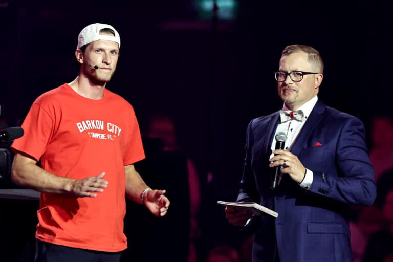 Nolo sekoilu Leijonien ottelussa raivostutti – Antti Mäkinen astui esiin