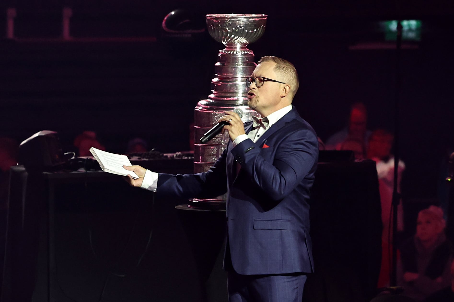 Se oli siinä: Antti Mäkinen tiputti uutisen kesken Viaplayn MM-selostuksen