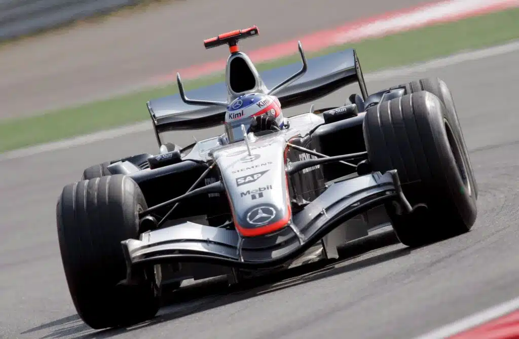 Kimi Räikkösen entinen luottomies myönsi karun tosiasian Jäämiehen F1-urasta