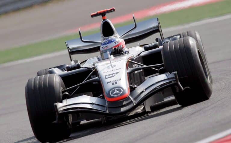 Kimi Räikkösen entinen luottomies myönsi karun tosiasian Jäämiehen F1-urasta