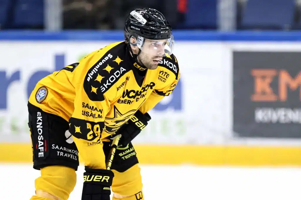 PP: Raimo Helmiseltä armoton temppu suomalaispelaajan ”surutyön” keskellä