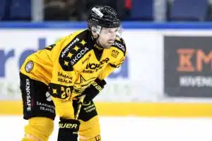 PP: Raimo Helmiseltä armoton temppu suomalaispelaajan ”surutyön” keskellä