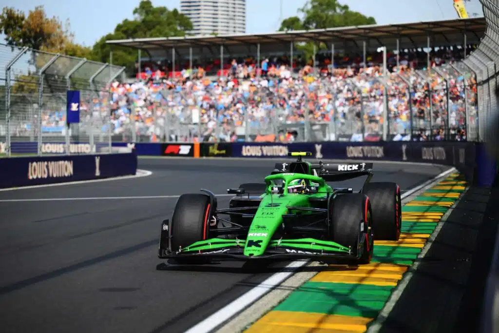 F1:ssä muhii jymypaukku – yllätystalli rakentamassa hirmuauton