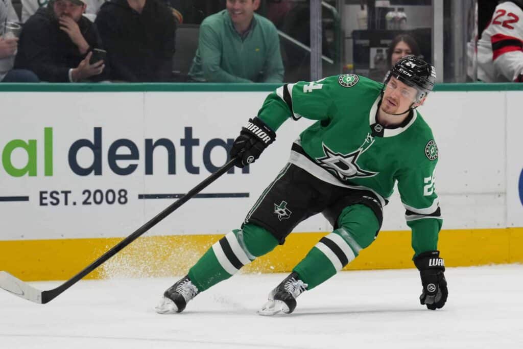 Oliko tämä kosto? Roope Hintzin tyly temppu kuohuttaa NHL:ssä