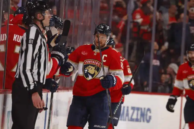 Aleksander Barkovin äijäily ällistytti – vastapalloon NHL:n supertähteä