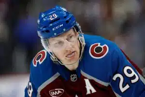 Nathan MacKinnon ällistyi ”aliarvostetusta” suomalaisesta NHL-vastustajasta – ”Täydellinen painajainen”