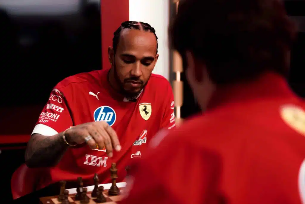 Italiassa lauotaan nyt ikäviä totuuksia Lewis Hamiltonista