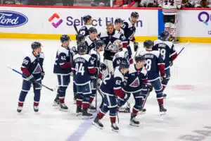 Colorado Avalanchessa kuohuu – NHL-seura tukki suomalaisen suun