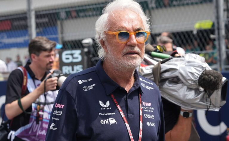 F1-pomon henkilökohtaisessa elämässä tapahtuu – ero 49 vuotta nuoremmasta rakkaasta