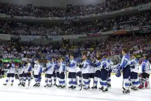 Urheilucastissa villi olympiapaljastus – Leijonapelaajan isä oli ladata turpaan