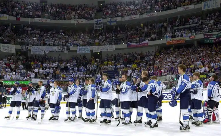 Urheilucastissa villi olympiapaljastus – Leijonapelaajan isä oli ladata turpaan