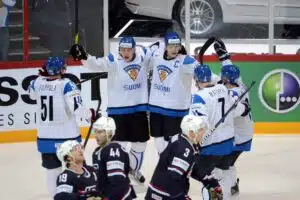 UC: Takana vuosien viestittely – suomalainen NHL-mies ja yleisurheilutähti löysivät vihdoin toisensa